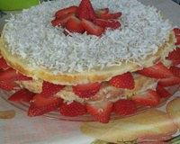 Naked cake de morango e doce de leite (Pâns)