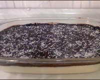 Doce gelado de coco com chocolate