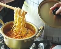 Desde que parei de comer miojo é essa receita que faço para substituir: versão caseira, rápida e mais barata
