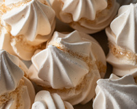 Suspiro caseiro sequinho e sem murchar: veja como fazer