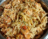 Macarrão com camarão (muito fácil)