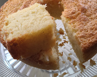 Bolo de mandioca com coco delicioso e cremoso