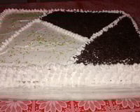 Bolo com recheio de limão e chocolate