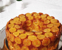 Bolo de banana caramelada