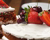 Bolo red velvet com recheio de cream cheese