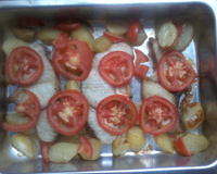 Filé de peixe assado com batatas