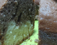 Bolo mesclado de baunilha e chocolate