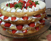 Naked cake de morango