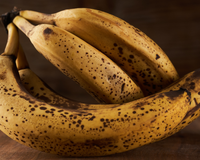 Jordi Cruz, chef: "Para evitar que as bananas escureçam rapidamente, não as guarde na geladeira; é melhor usar filme plástico."