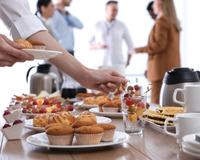 ATENÇÃO se você come muito na rua: evite esses lugares e alimentos para não se arriscar com uma intoxicação alimentar