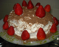 Bolo de chocolate e morango com Twix