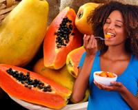 Eu como mamão todos os dias desde que descobri o que acontece com o corpo se consumir fruta com frequência