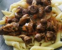 Penne ao molho de coração de frango