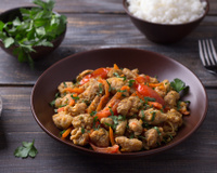 A proteína vegetal que pode substituir o ovo e o frango na dieta para ganhar massa muscular