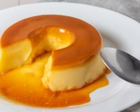 Eu não acreditava que dava para fazer um pudim tão cremoso sem forno e sem ovos até testar essa receita do TudoGostoso