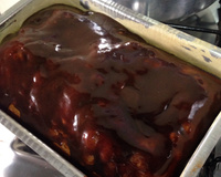 Bolo de cenoura com calda de chocolate que derrete na boca