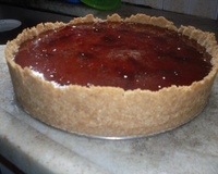 Torta de cream cheese com geleia de jabuticaba