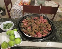 Iscas de fígado com jiló