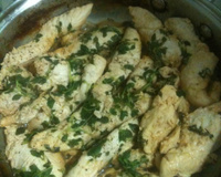 Filé de frango com molho de mostarda, vinho branco e arroz integral