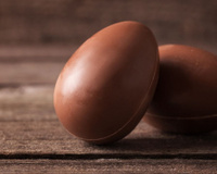 Ovo de Páscoa recheado de morango