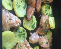 Frango a passarinho com batatas coradas