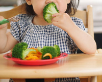 Seu filho é exigente para comer? O motivo pode ser muito mais simples do que você imagina (e a solução também)!