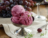 Sorvete saudável, fácil e delicioso feito com apenas 2 ingredientes: é impossível não querer fazer sempre