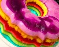 Gelatinas coloridas em camadas