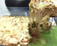 Batatas bolinha gratinadas com cebola na manteiga e atum