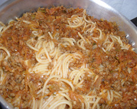 Marcarronada ao molho bolonhesa