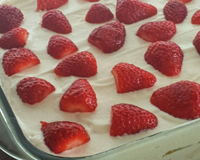 Pavê de leite ninho com morango como você nunca viu: sobremesa elegante é prática e perfeita para o fim de semana