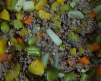 Carne moída com jardineira de legumes