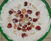 Merengue de morangos e pêssegos cremoso