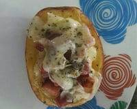 Batata assada recheada com bacon