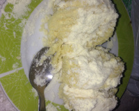 Bolo de caneca de chocolate branco