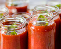 Depois de abrir o sachê de molho de tomate, é assim que você deve guardá-lo para não estragar