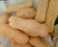 Biscoito frito de queijo