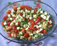 Salada de tomate cereja com queijo e maçã (light)