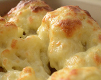 Couve-flor gratinada como você nunca viu: cremosa e douradinha, até quem jura que não gosta de legumes pede bis