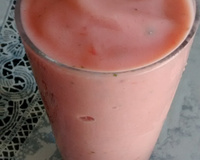 Smoothie de melancia com iogurte
