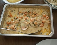 Salmão delicioso ao molho de camarão com catupiri