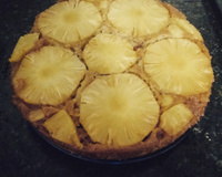 Bolo de banana com abacaxi