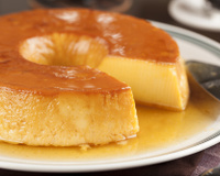 Flan ou pudim? Entenda as diferenças e aprenda como fazer os doces com perfeição