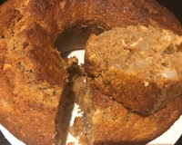 Bolo integral com pêra e granola