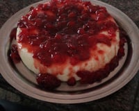 Manjar de coco com calda de frutas vermelhas