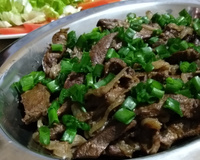 Bife de fígado acebolado