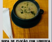 Sopa de flocão com linguiça