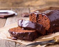 Bolo de chocolate low carb: é só bater os ingredientes fit no liquidificador e assar