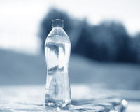 A alarmante descoberta sobre o impacto na saúde de beber água engarrafada, segundo cientistas - aqui está o que você precisa saber