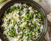 Finalmente aprendi como fazer arroz de brócolis verdinho igual de restaurante em casa aproveitando folhas e talos